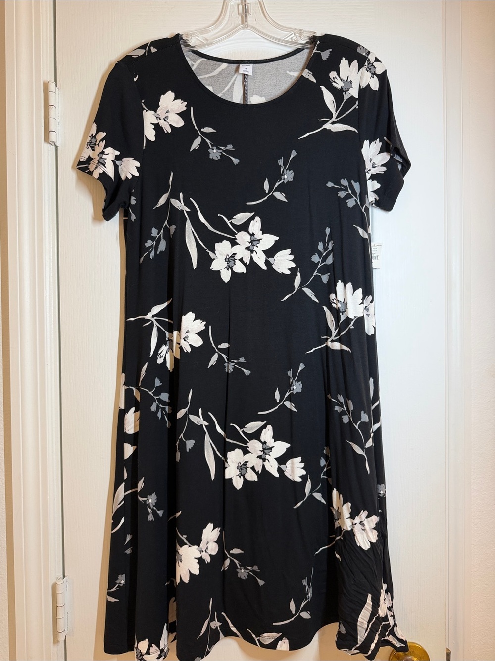 Old Navy Black Floral Short-Sleeve A-Line Dress 35.5 inch length